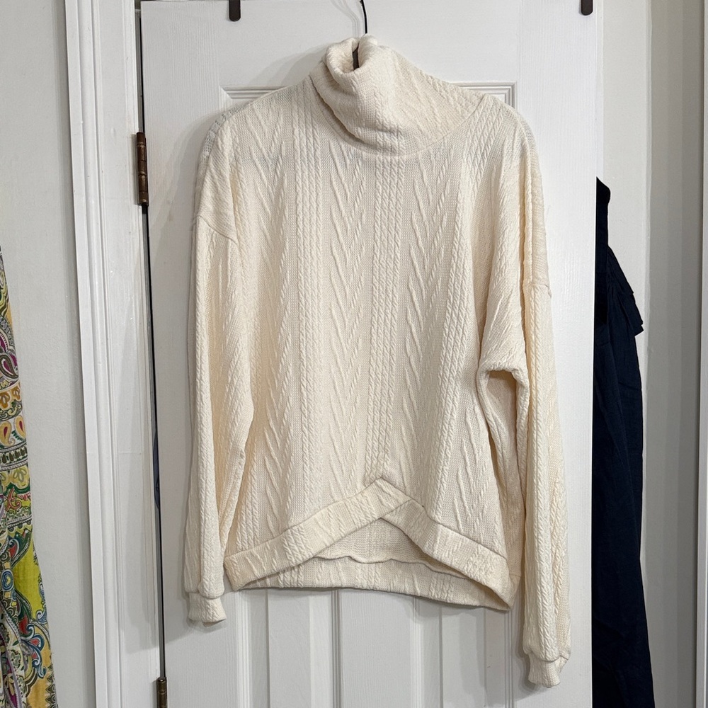 Daytrip Off-White Cable Knit Turtleneck Sweater